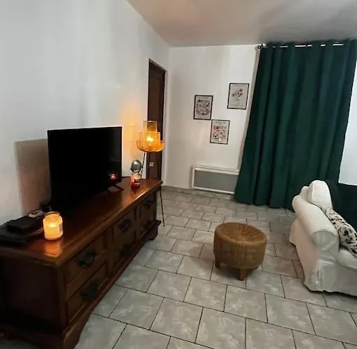 Petit Paradis Dans L'aveyron 度假居 *